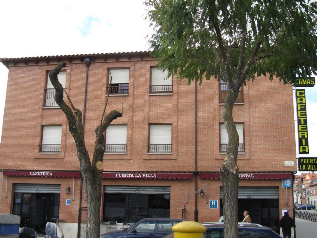 Hostal Puerta La Villa Valladolid Exterior foto